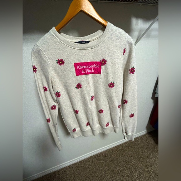 Abercrombie & Fitch Sweaters - Abercrombie & fitch Size S